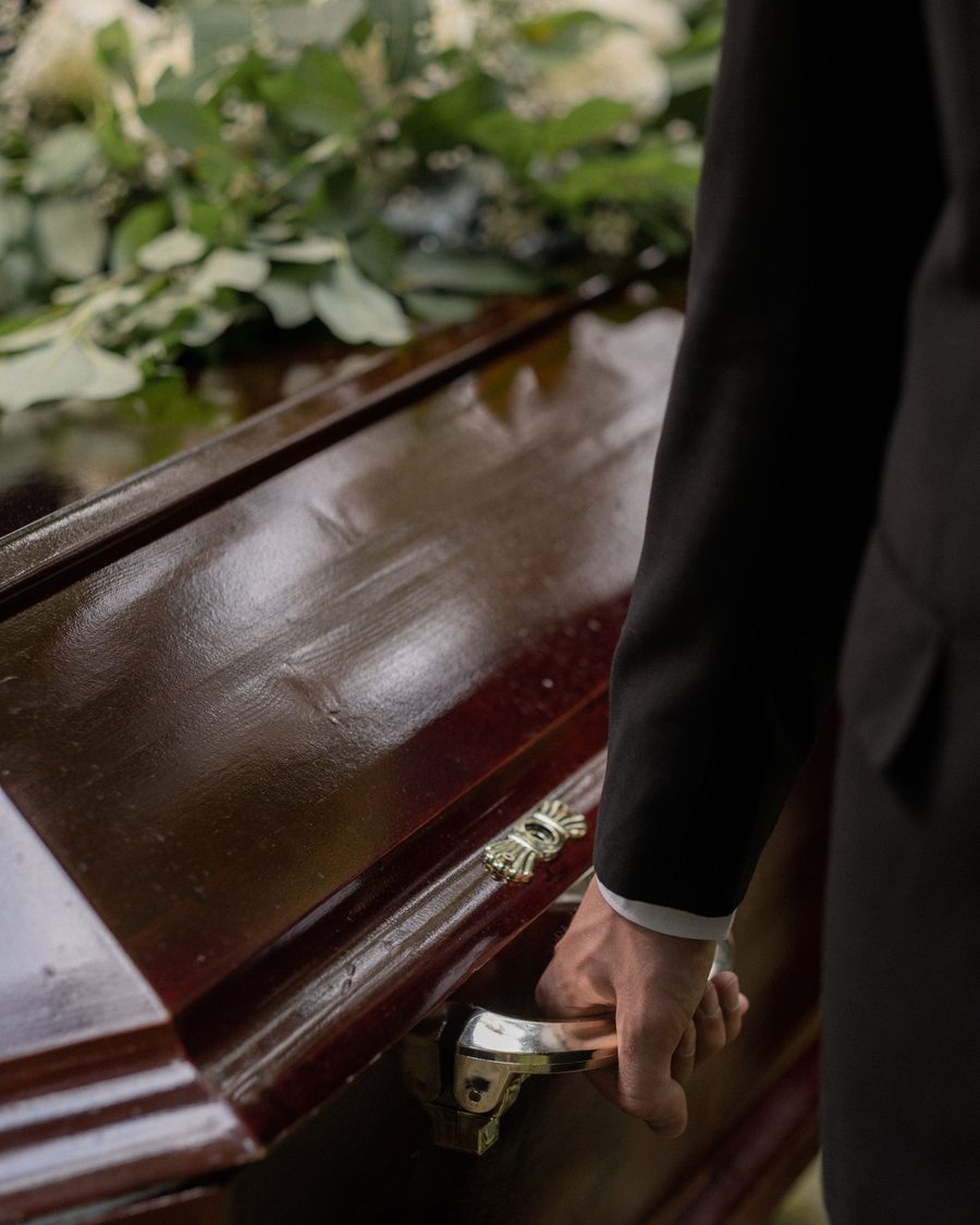 Le dernier hommage — Noces funèbres